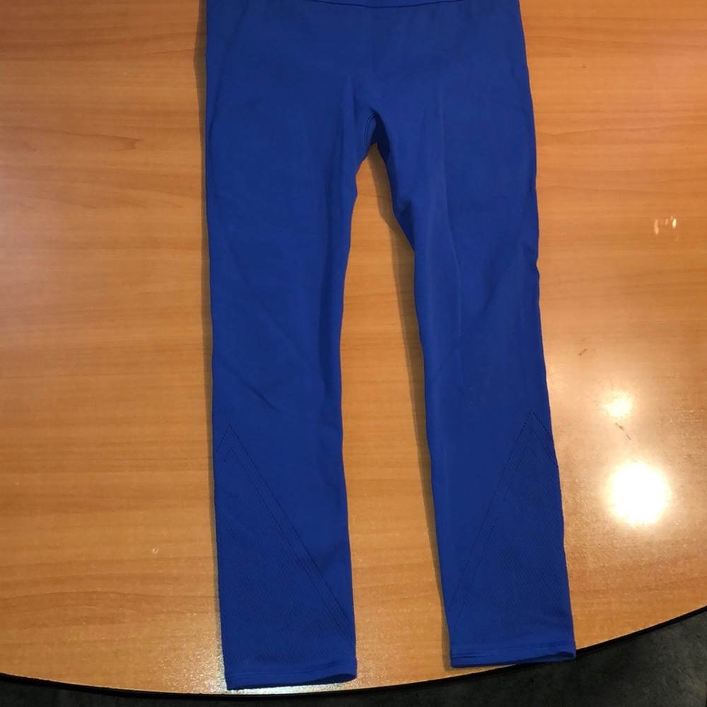 Ivivva blue leggings